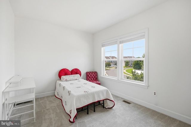 8800 OLD DOMINION HUNT CIR, Manassas, VA 20110