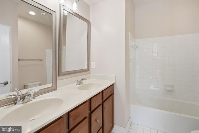 8800 OLD DOMINION HUNT CIR, Manassas, VA 20110