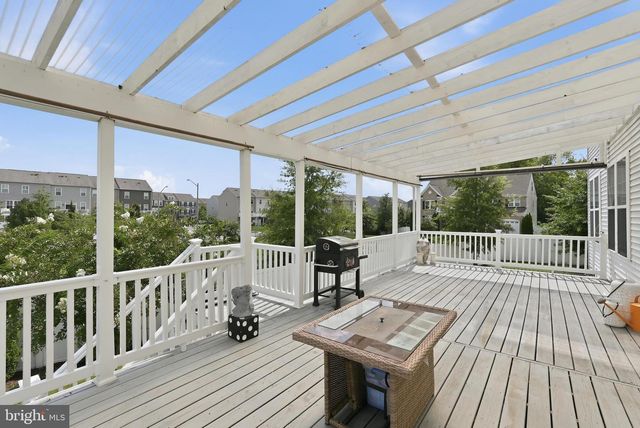 8800 OLD DOMINION HUNT CIR, Manassas, VA 20110