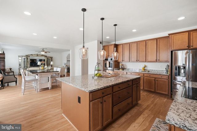 8800 OLD DOMINION HUNT CIR, Manassas, VA 20110