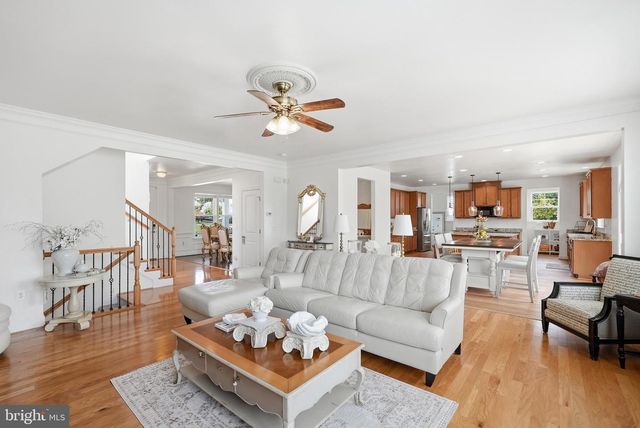 8800 OLD DOMINION HUNT CIR, Manassas, VA 20110