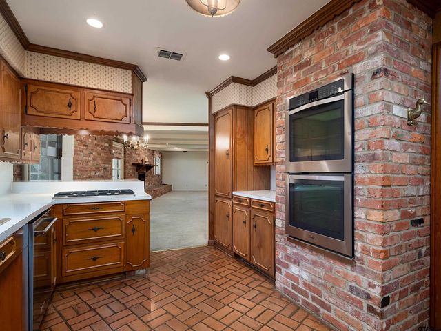 926 Meadowbrook DR, Jacksonville, TX 75766