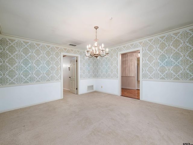 926 Meadowbrook DR, Jacksonville, TX 75766