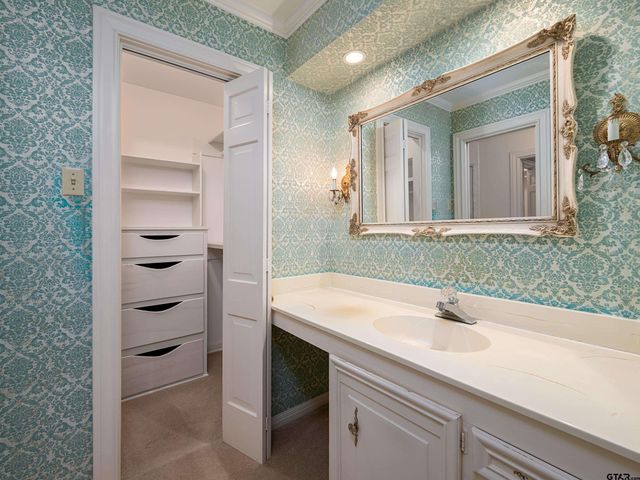 926 Meadowbrook DR, Jacksonville, TX 75766