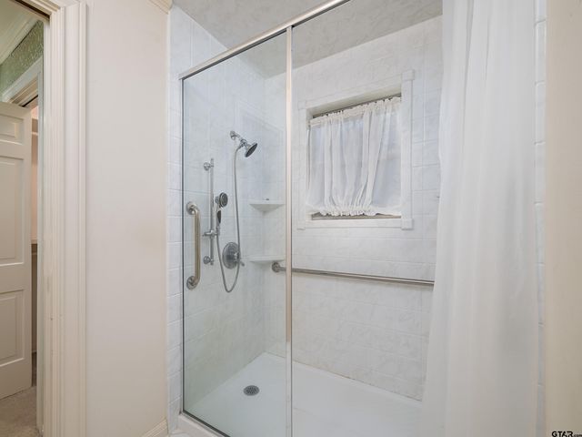 926 Meadowbrook DR, Jacksonville, TX 75766