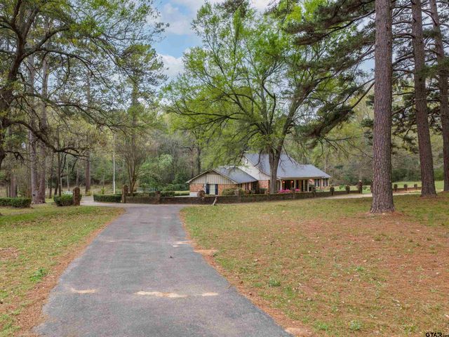 926 Meadowbrook DR, Jacksonville, TX 75766