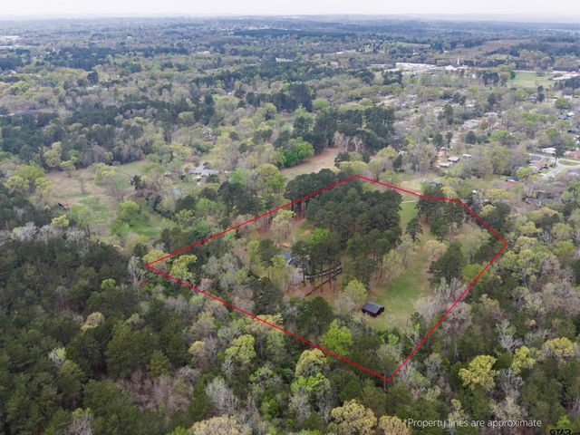 926 Meadowbrook DR, Jacksonville, TX 75766