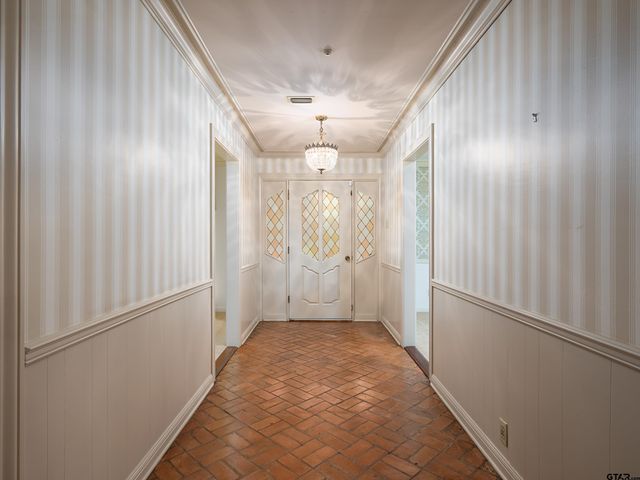 926 Meadowbrook DR, Jacksonville, TX 75766