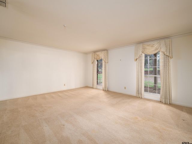 926 Meadowbrook DR, Jacksonville, TX 75766