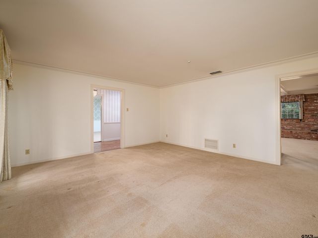 926 Meadowbrook DR, Jacksonville, TX 75766