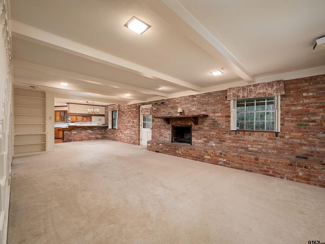 926 Meadowbrook DR, Jacksonville, TX 75766