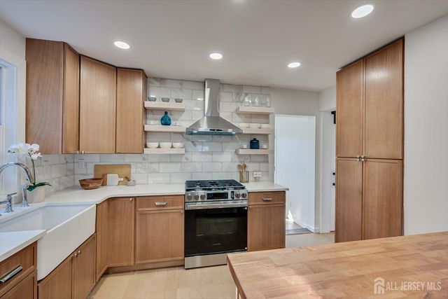 78 Lawrence Avenue, Highland Park, NJ 08904