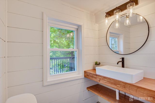 78 Lawrence Avenue, Highland Park, NJ 08904