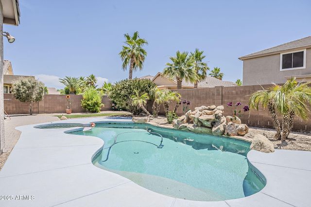 43319 W OAKLAND Court, Maricopa, AZ 85138