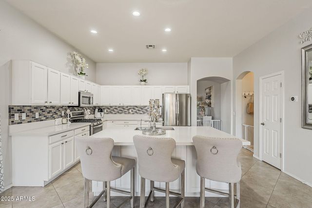 43319 W OAKLAND Court, Maricopa, AZ 85138