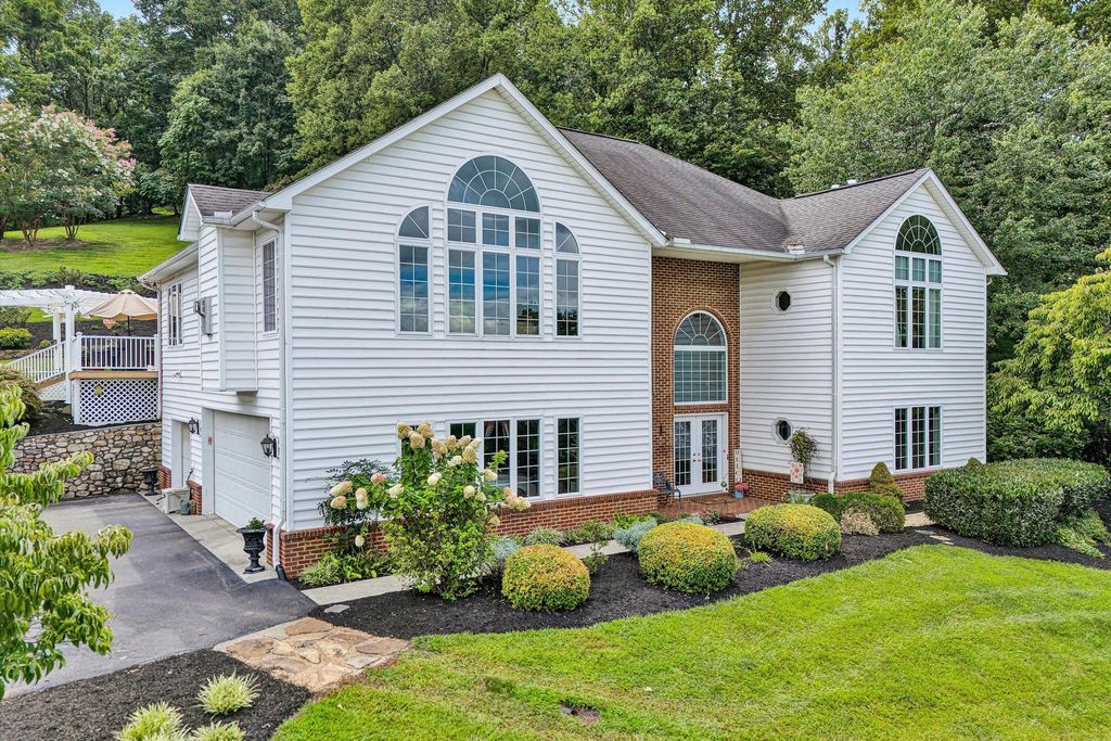 8995 Jubal Early, Hardy, VA 24101