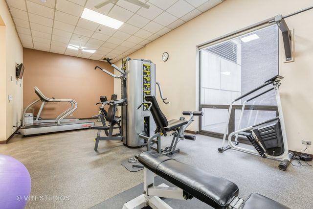70 W HURON Street 1505, Chicago, IL 60654