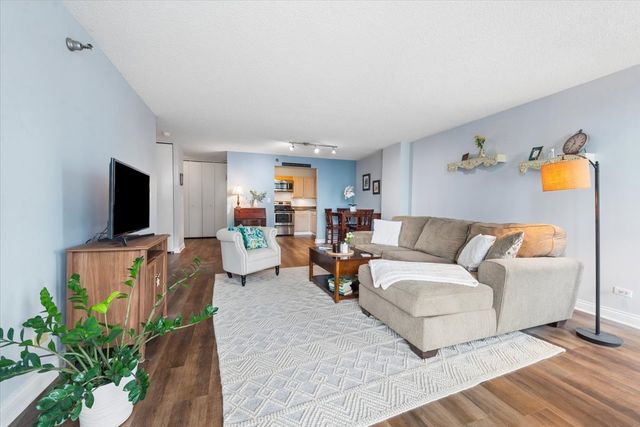 70 W HURON Street 1505, Chicago, IL 60654