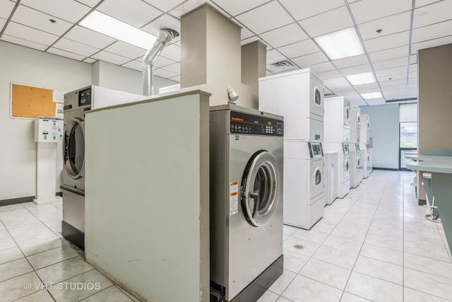 70 W HURON Street 1505, Chicago, IL 60654