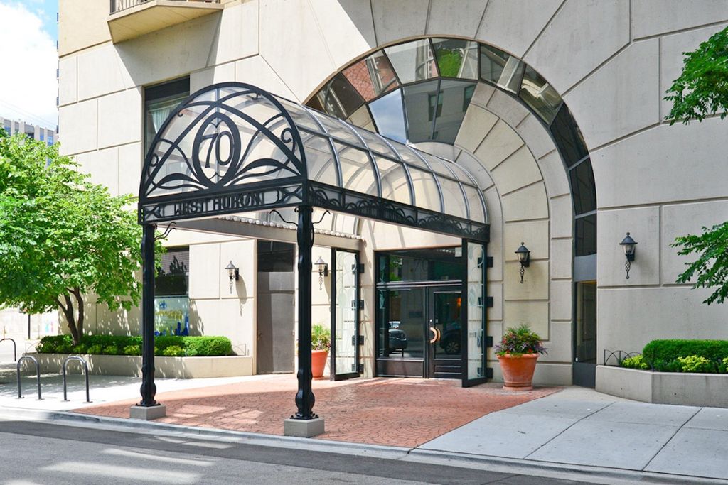 70 W HURON Street 1505, Chicago, IL 60654