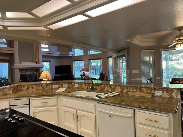 10250 N Quail Run Drive, Fresno, CA 93730