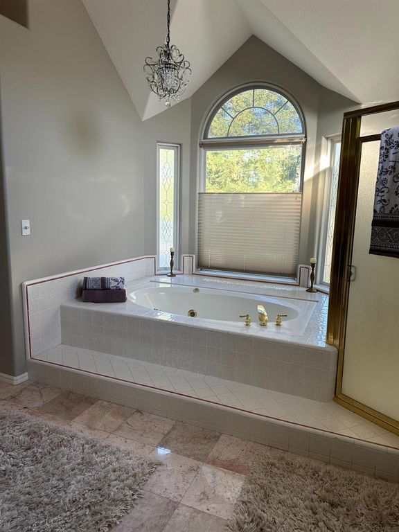 Image 24 of property listing at 10250 N Quail Run Drive, Fresno, CA 93730