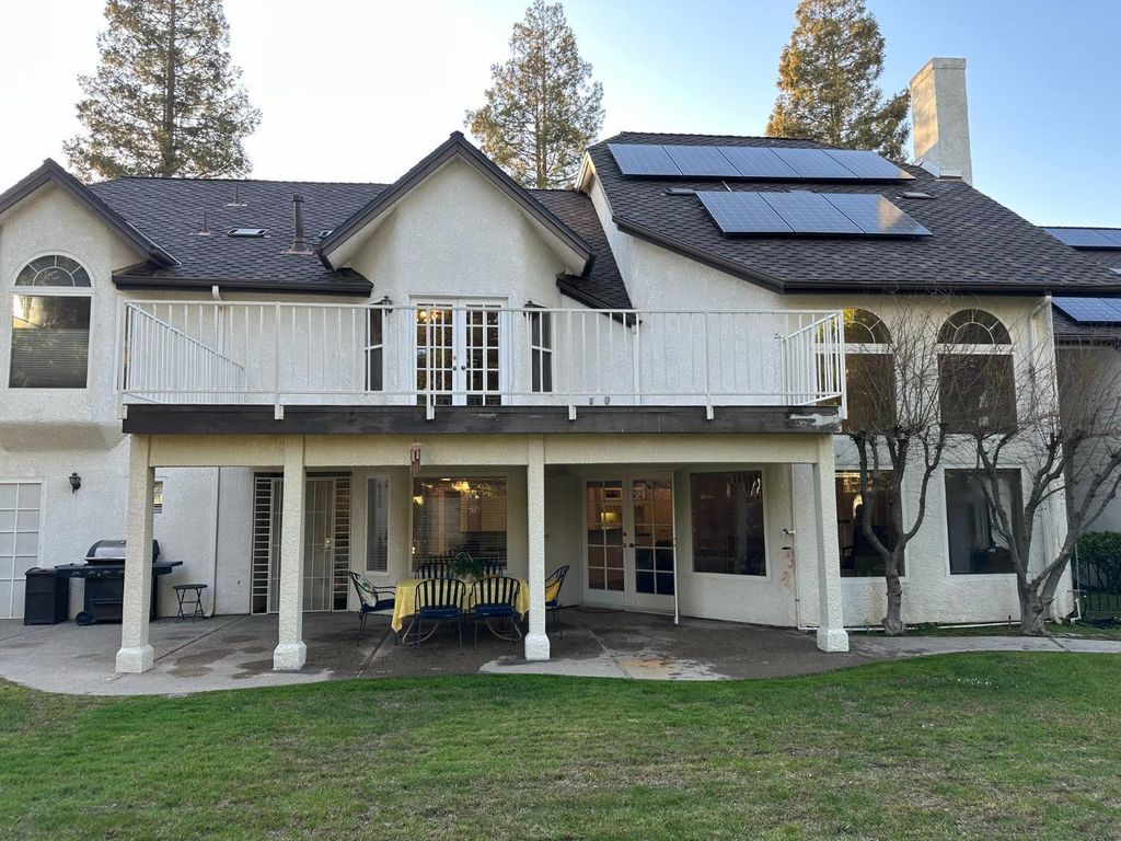 Image 28 of property listing at 10250 N Quail Run Drive, Fresno, CA 93730