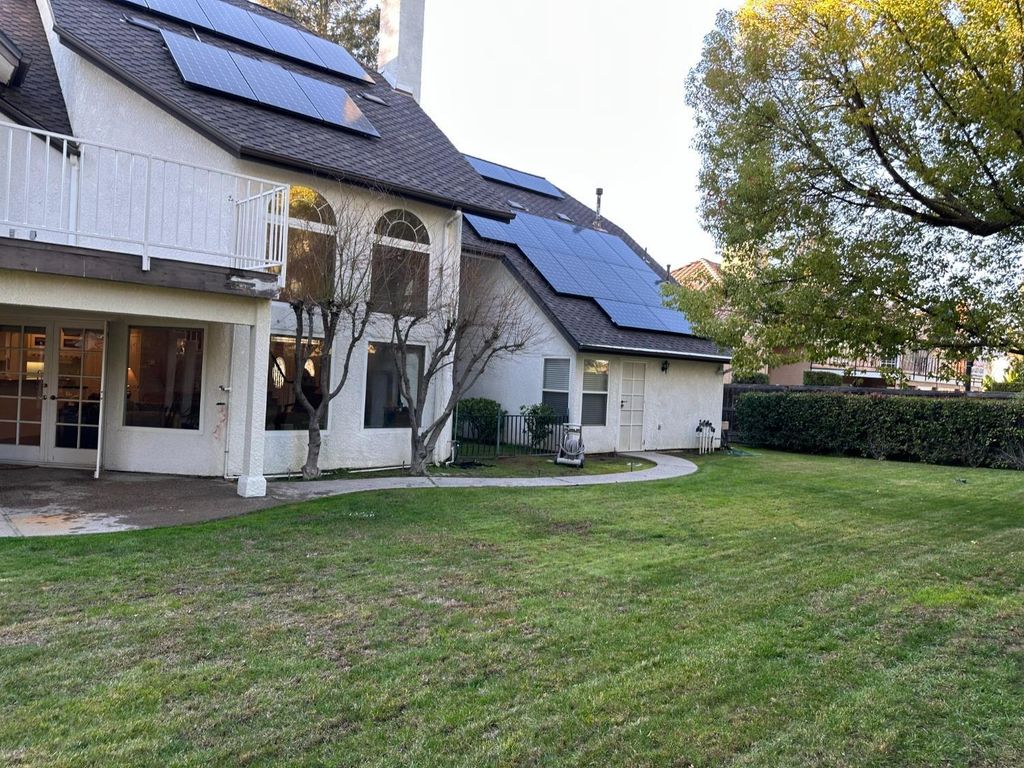 Image 29 of property listing at 10250 N Quail Run Drive, Fresno, CA 93730