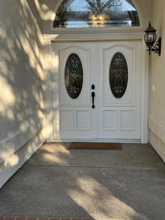 Image 3 of property listing at 10250 N Quail Run Drive, Fresno, CA 93730