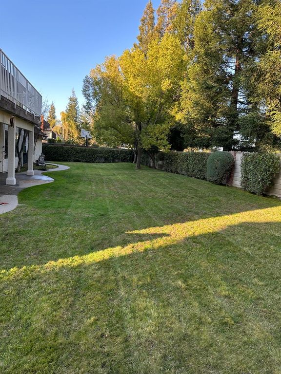 Image 30 of property listing at 10250 N Quail Run Drive, Fresno, CA 93730