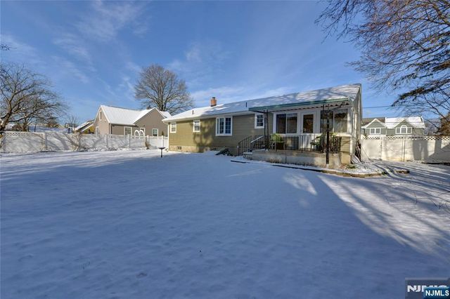 17 Garden Place, Pequannock Township, NJ 07444