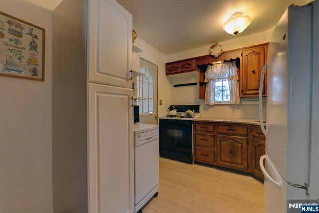 17 Garden Place, Pequannock Township, NJ 07444