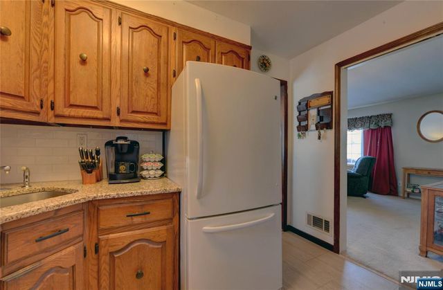 17 Garden Place, Pequannock Township, NJ 07444