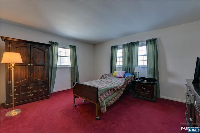 17 Garden Place, Pequannock Township, NJ 07444