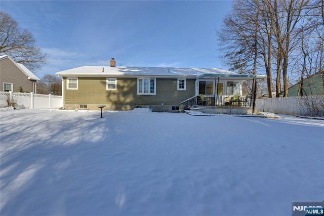 17 Garden Place, Pequannock Township, NJ 07444