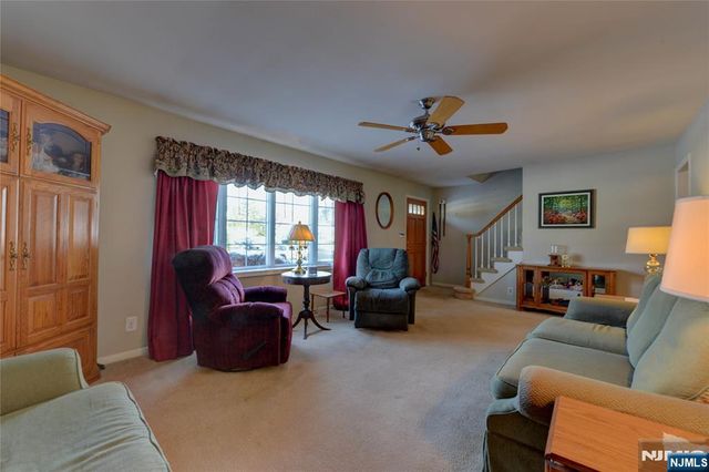 17 Garden Place, Pequannock Township, NJ 07444