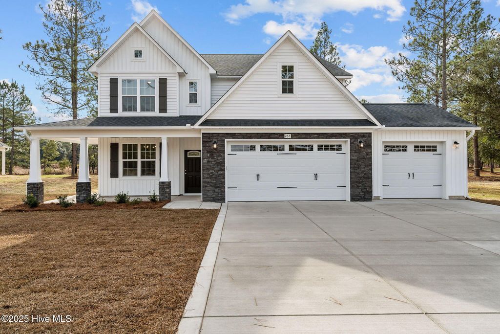 265 Twisted Pine Drive, Aberdeen, NC 28315