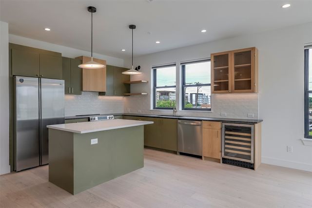 309 W Daggett Avenue 205, Fort Worth, TX 76104