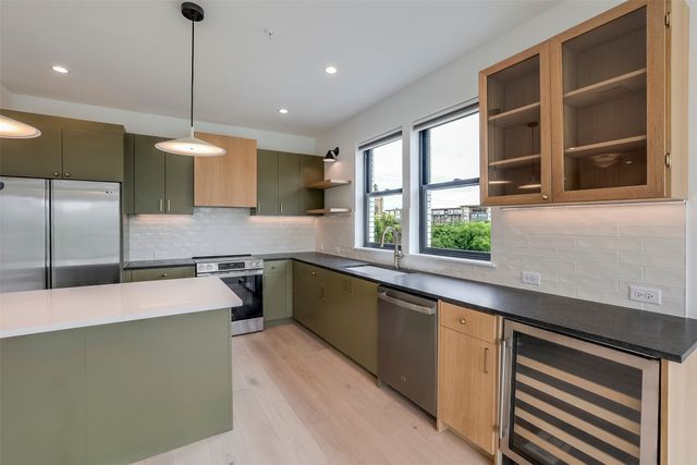 309 W Daggett Avenue 205, Fort Worth, TX 76104