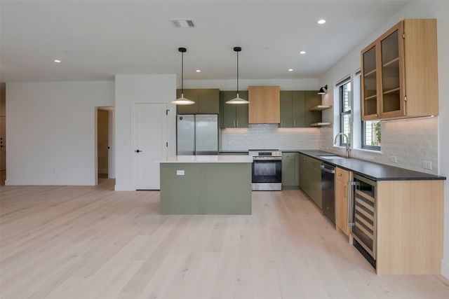 309 W Daggett Avenue 205, Fort Worth, TX 76104