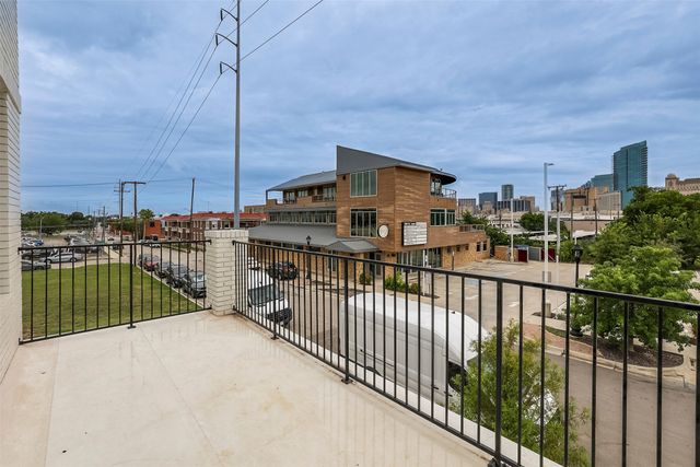 309 W Daggett Avenue 205, Fort Worth, TX 76104