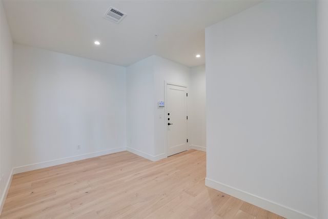 309 W Daggett Avenue 205, Fort Worth, TX 76104
