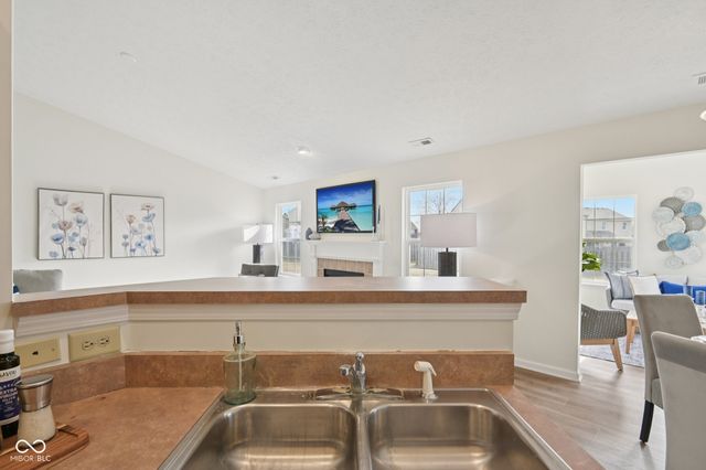 45 W Clear Lake Lane, Westfield, IN 46074