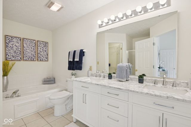 45 W Clear Lake Lane, Westfield, IN 46074