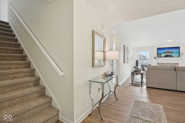 45 W Clear Lake Lane, Westfield, IN 46074