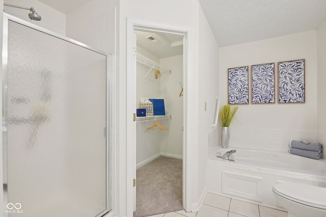 45 W Clear Lake Lane, Westfield, IN 46074