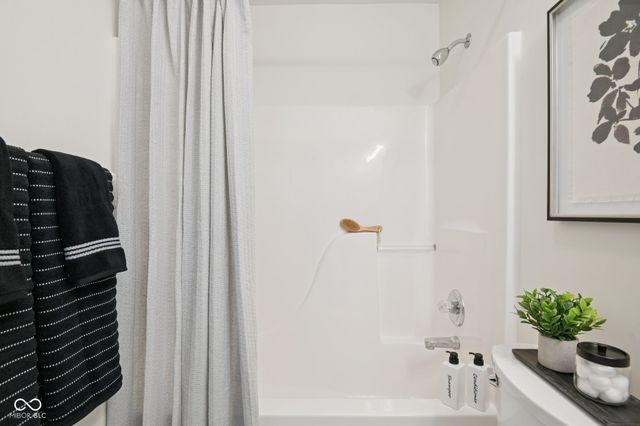 45 W Clear Lake Lane, Westfield, IN 46074