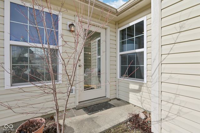 45 W Clear Lake Lane, Westfield, IN 46074