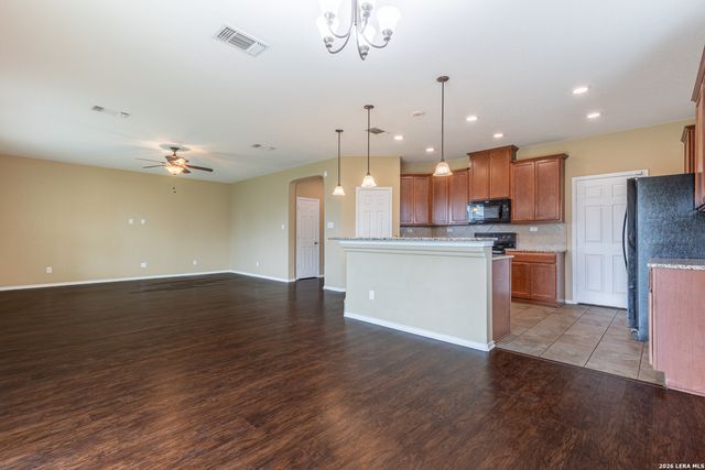 3314 URESTI FLDS, Converse, TX 78109