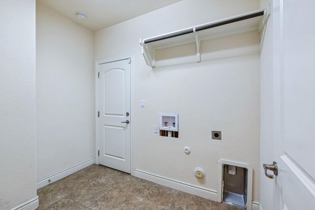 3900 Crispin Hall LN, Pflugerville, TX 78660